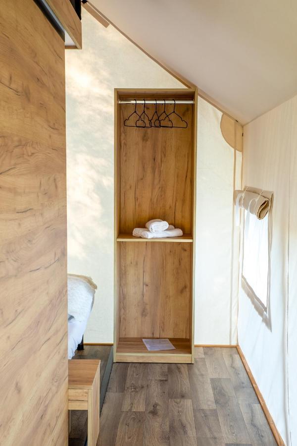 Glamping Pod Gwiazdami Pietrusza Wola Hotel Ngoại thất bức ảnh
