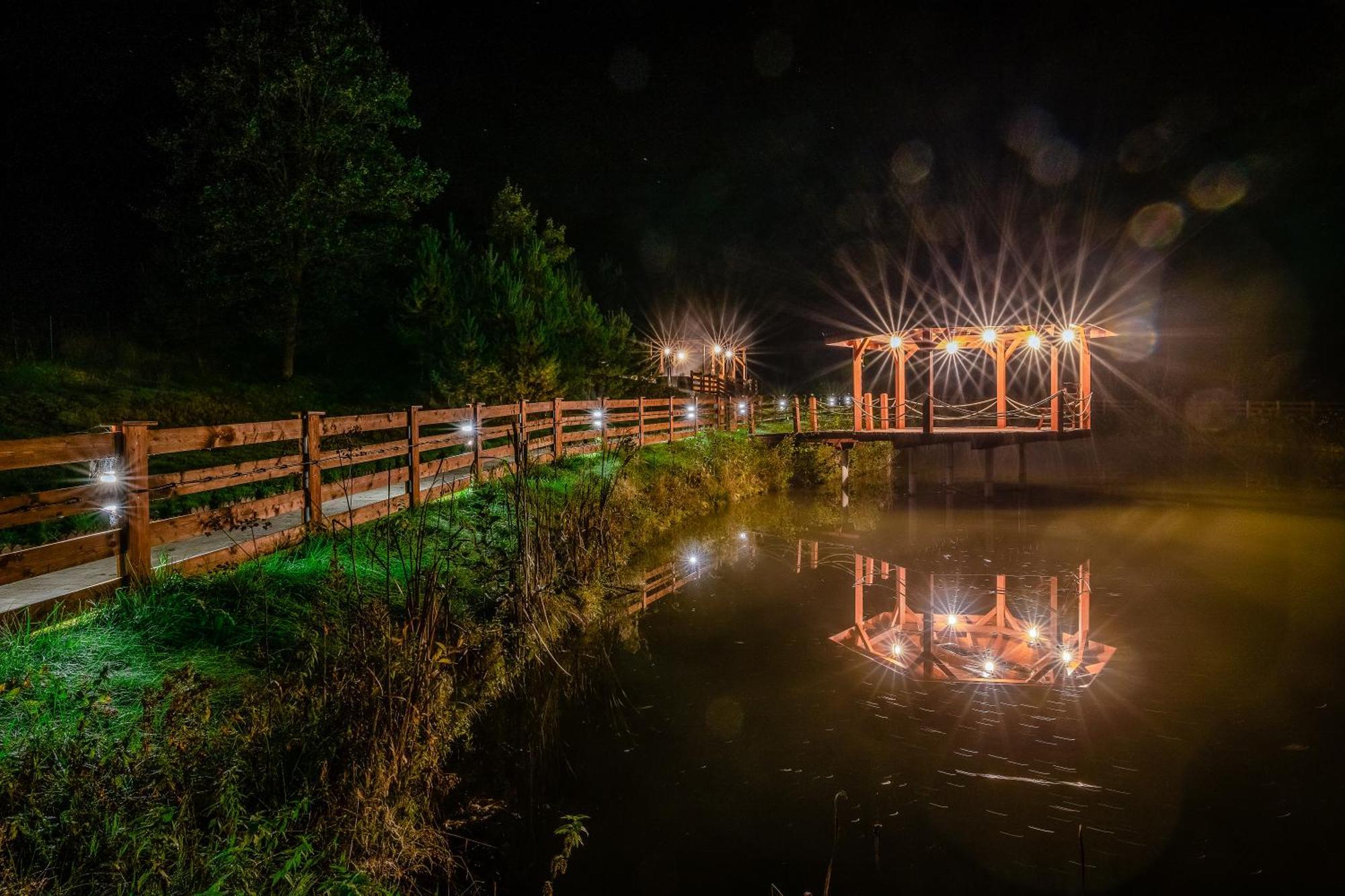 Glamping Pod Gwiazdami Pietrusza Wola Hotel Ngoại thất bức ảnh