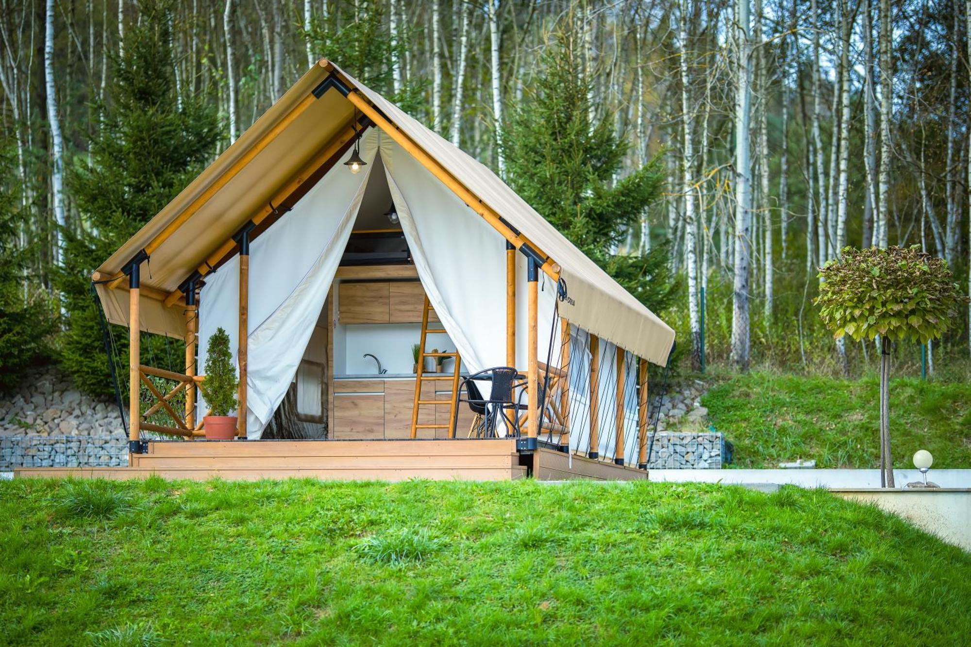 Glamping Pod Gwiazdami Pietrusza Wola Hotel Ngoại thất bức ảnh